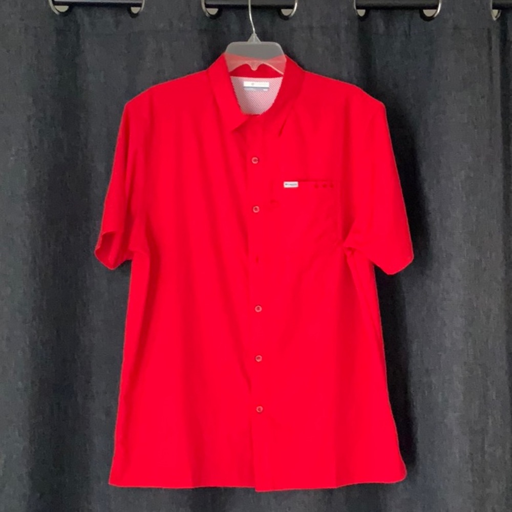 Columbia Men’s M Red Slack Tied Camp Shirt